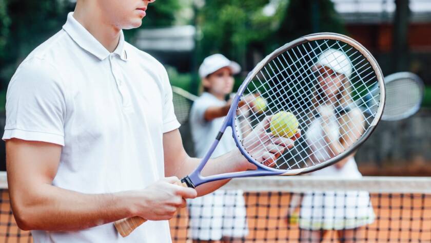 Choosing the Right Tennis Racket: Types, Sizes & Tips for All Levels