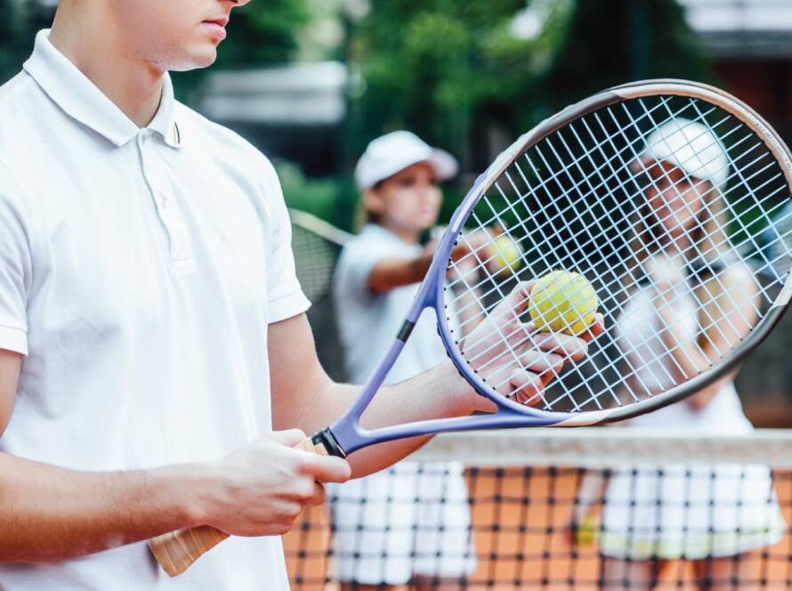 Choosing the Right Tennis Racket: Types, Sizes & Tips for All Levels